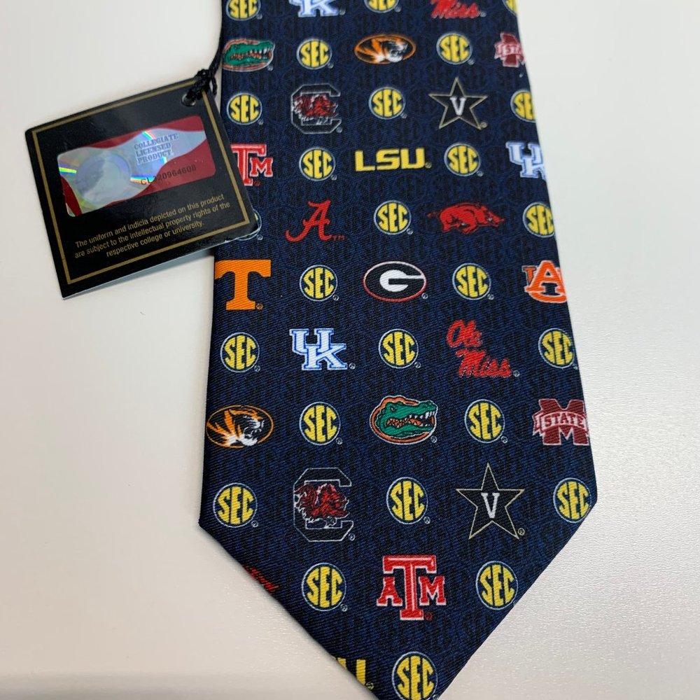 NWT Eagle Wings SEC Tie